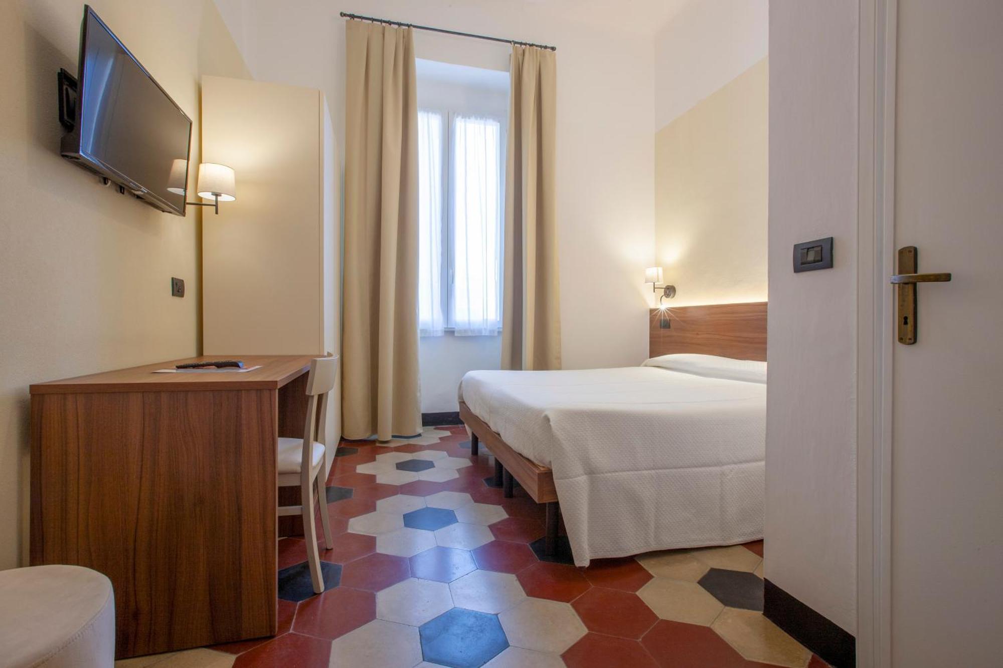 Palace 3*